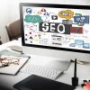Strategia SEO nel 2023 - computer con SEO